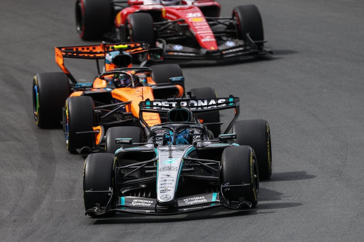Guerra de Presupuestos F1 2026: McLaren Desafía a Mercedes y Pone en Duda la 'Pobreza' de Wolff