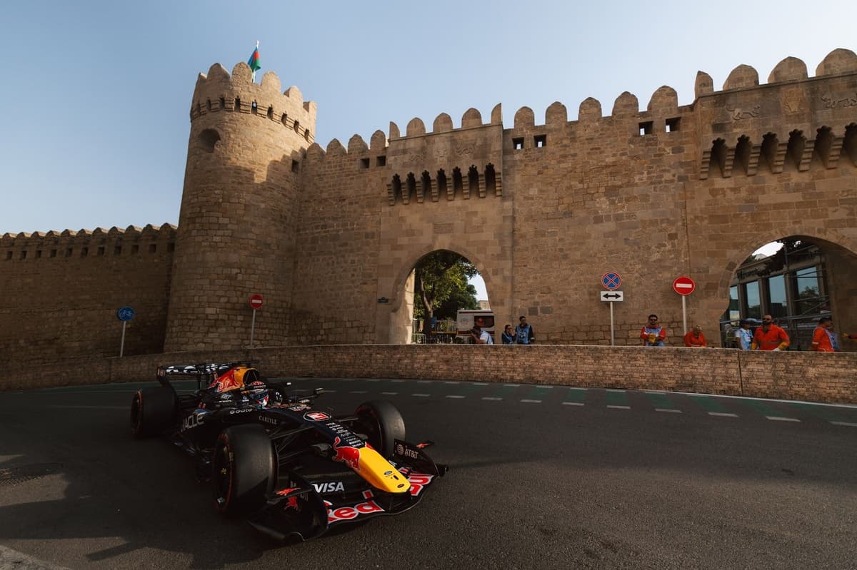 Verstappen Aplasta en la FP3 de Bakú; Colapinto se Cuela entre los Diez Primeros y Checo Naufraga
