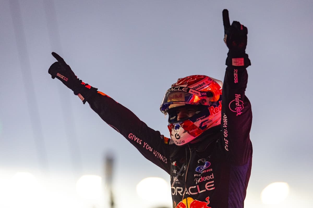 Verstappen conquista Singapur en un fin de semana perfecto; Colapinto abandona por falla de transmisión