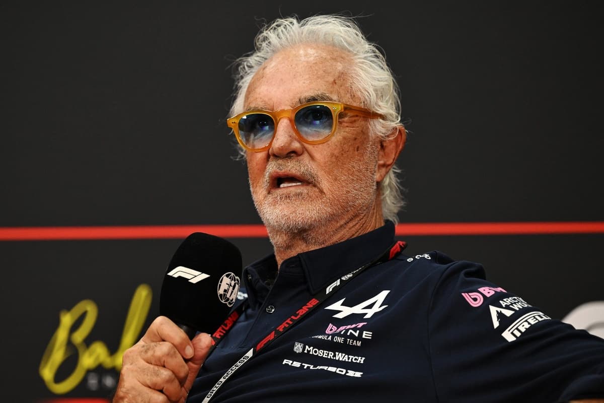 Briatore denuncia doble criterio: Colapinto pagó con cinco puestos y Lindblad salió impune