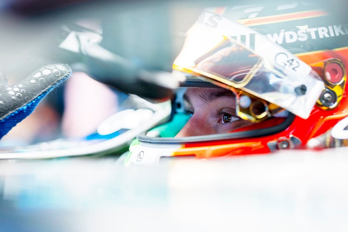 Toto Wolff: “Antonelli es como un agente de IA que se automejora” y ya lidera el Mundial de F1