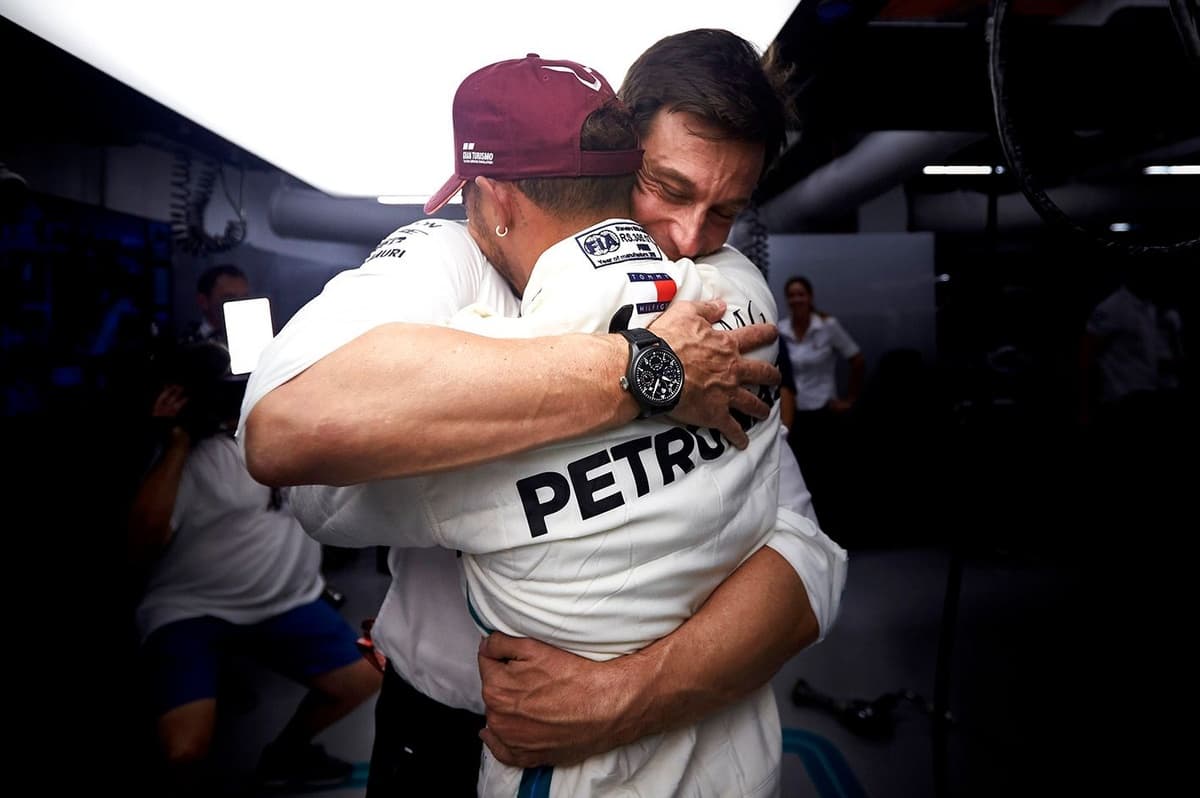 ¿Cómo permites esto? La historia de Lauda que explica la libertad de Hamilton y su pole mágica en Singapur