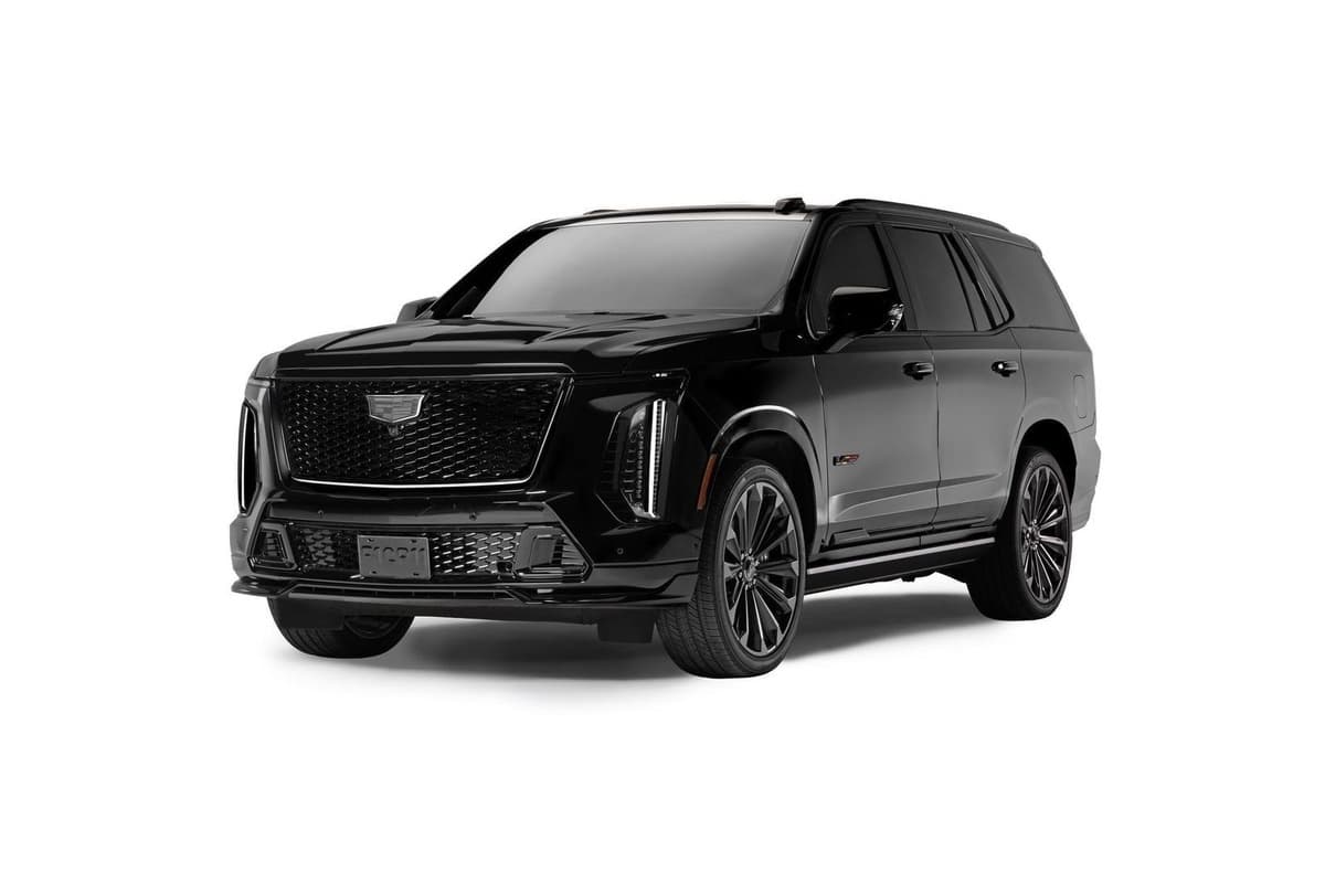 Cadillac presenta el Escalade-V Checo Pérez Edition, de 11 unidades, antes de la carrera 300 de Pérez