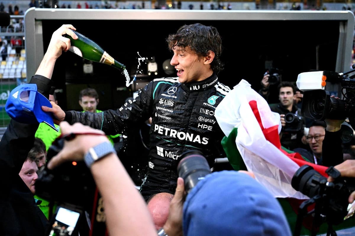 El Trofeo Inédito de Antonelli: Mercedes Rompe el Protocolo por su Primera Victoria en F1