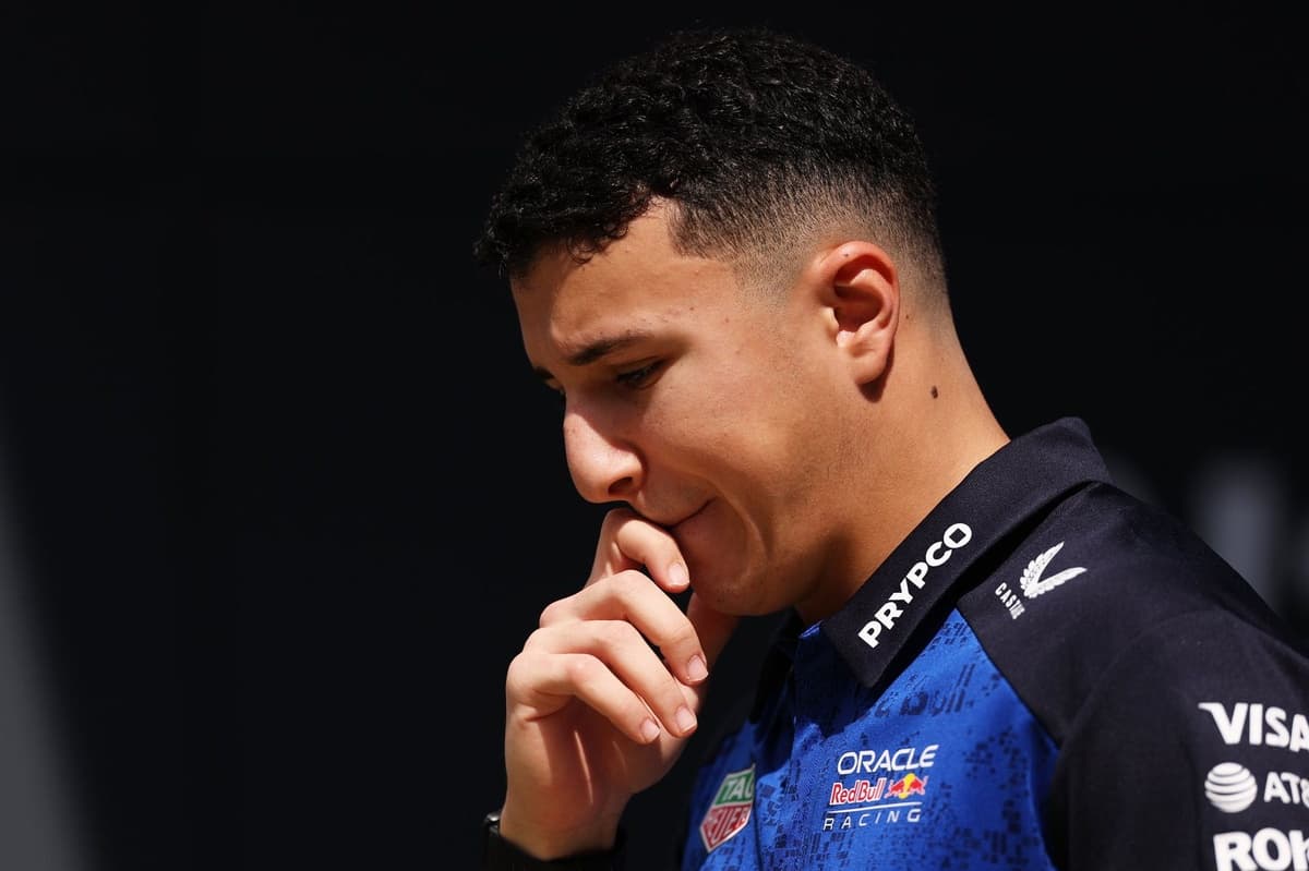 ¿Hadjar vuelve a ciegas? Red Bull recupera a su piloto con dolor en la muñeca y un contrato que ni él mismo sabe leer