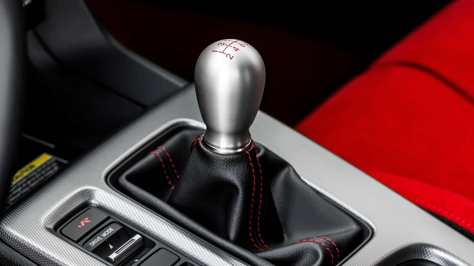 Honda: La Resistencia de la Caja Manual Frente a la Ola Eléctrica y el Costo de la Pasión