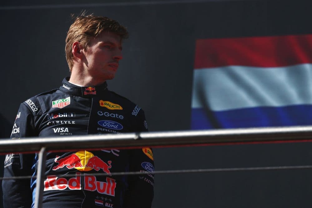 Verstappen bromea con la remontada imposible mientras Antonelli acaricia el título más joven de la historia - figura 1