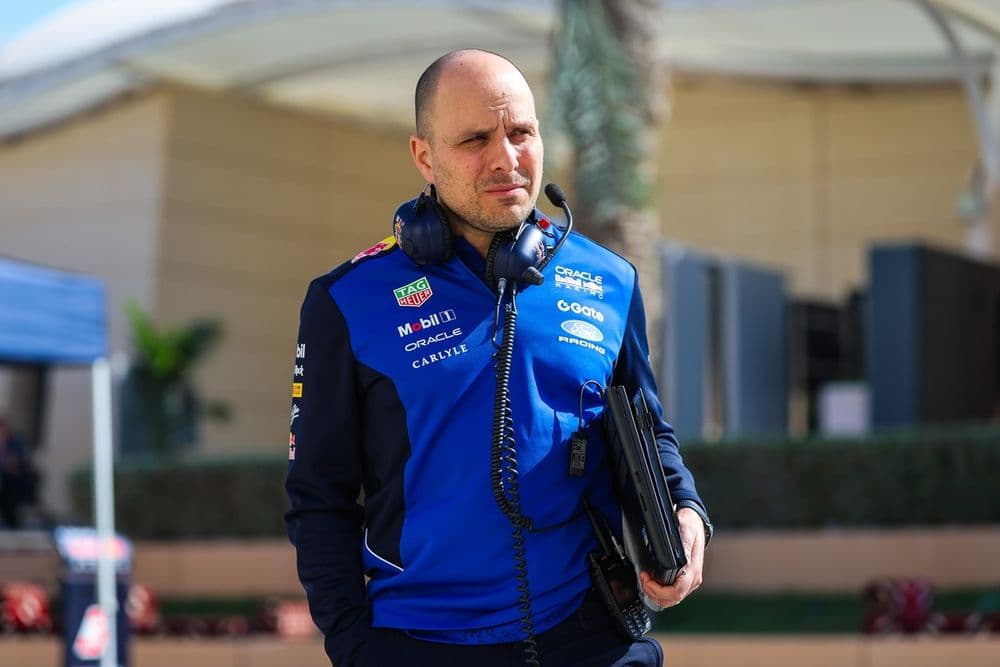 Red Bull golpea primero: Tom McCullough aterriza para tomar el relevo de Lambiase - figura 1