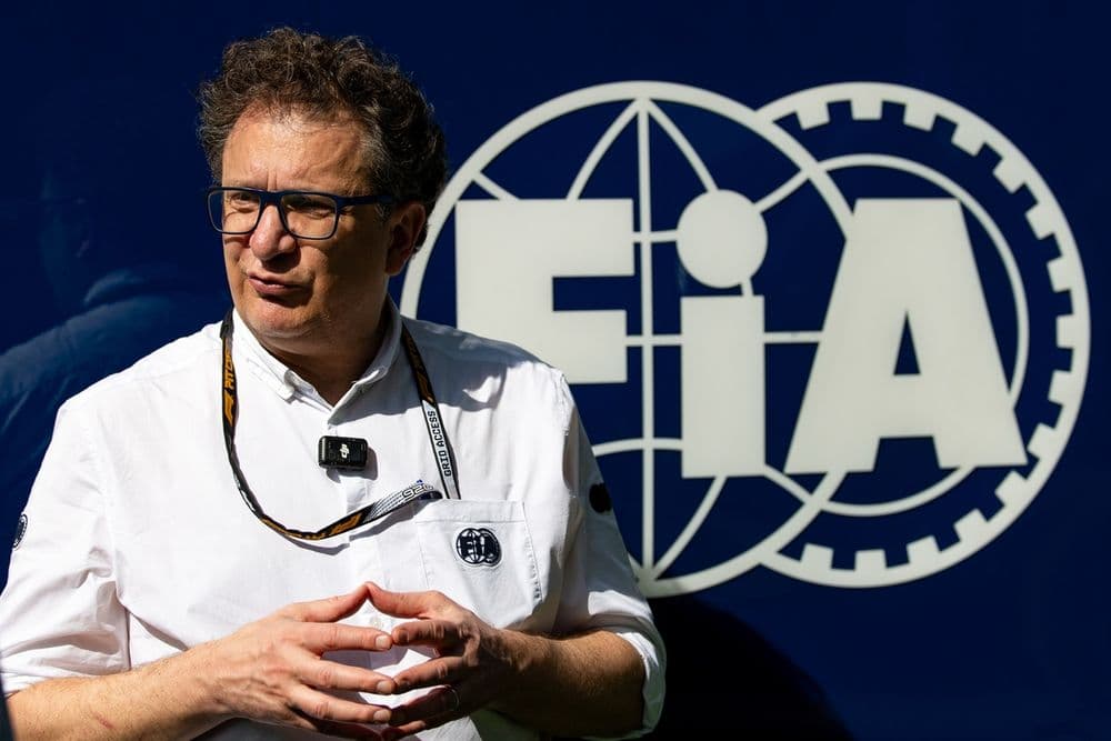 ¿Cómo un bug de software de la FIA apagó los pedales en plena carrera y estuvo a punto de arruinar el GP de Bahréin? - figura 2