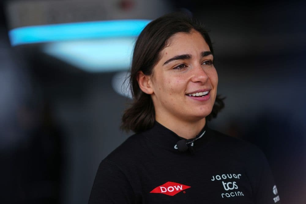 Chadwick: la presión de ser mujer en el motor y su asalto al Hypercar del WEC 2026 - figura 1