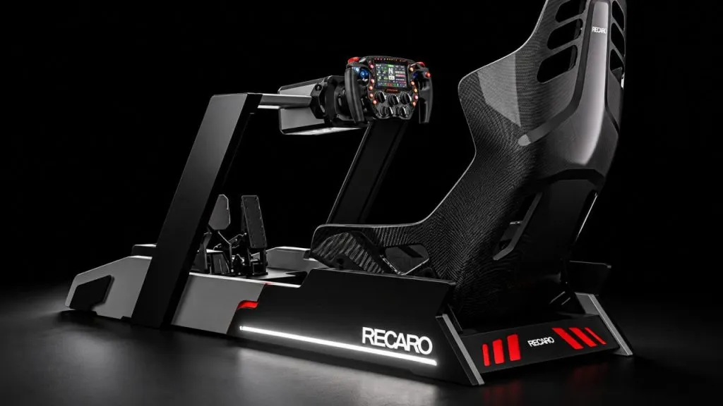 RECARO lleva sus asientos Podium CF y Pole Position al simracing con Manthey