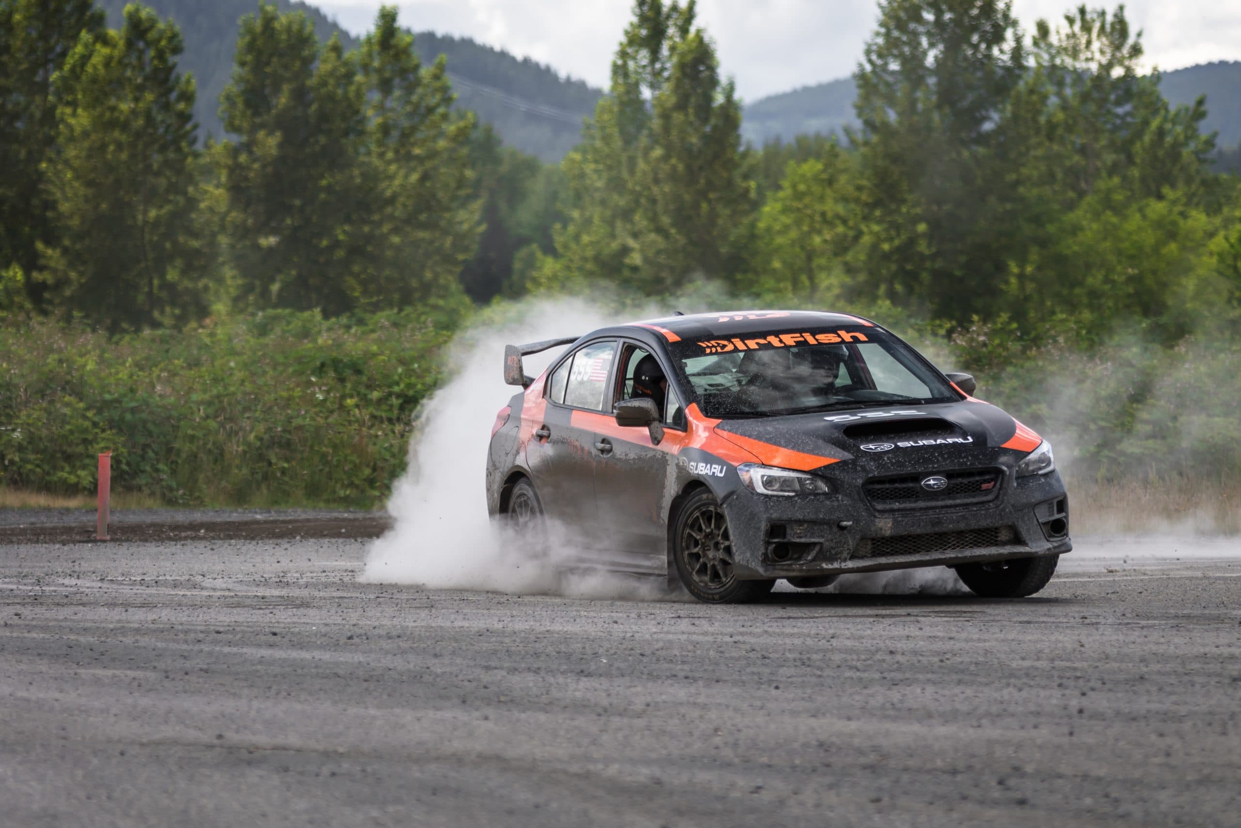 Aterrizar a 190 km/h en un bosque: La ingeniería oculta en los saltos de 40 metros del WRC en Finlandia
