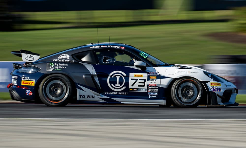 Road America Ruge: Dickinson y Cooper Clavan las Poles en un Duelo GT4 de Infarto