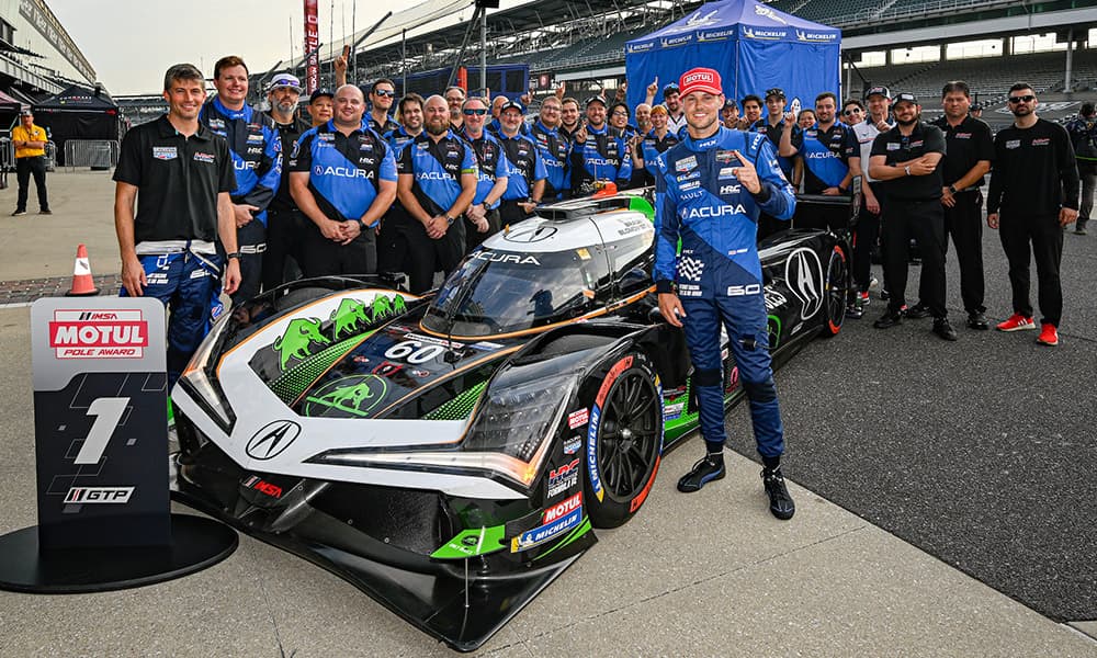 Blomqvist Conquista la Pole en Indianápolis; Caos Meteorológico Anula la Clasificación GT