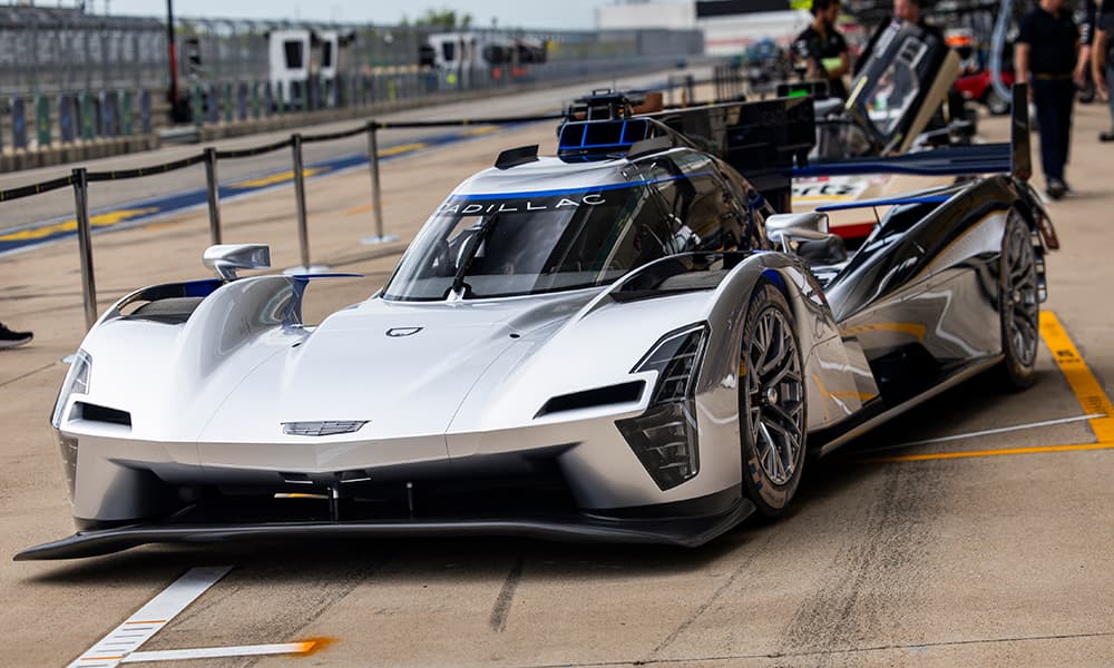 ¿Cadillac V-ONE: 964 CV de herencia Le Mans con alma de GT3?