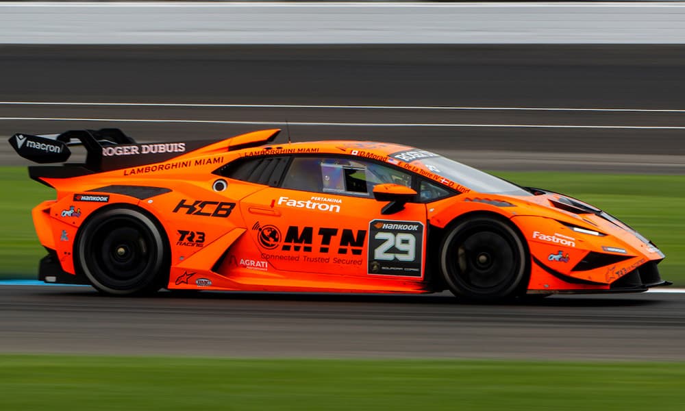 Lind y Taurino asaltan Indianápolis: primeras plazas de infarto en el Super Trofeo