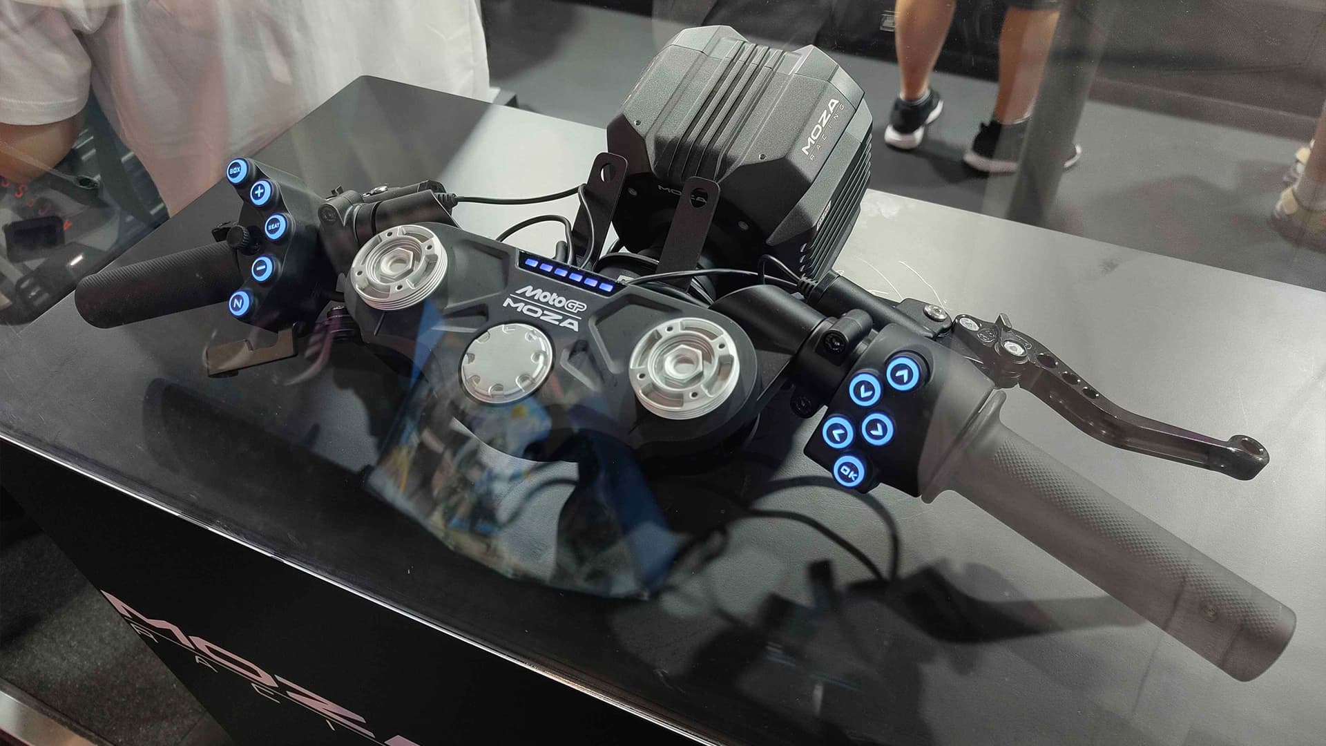 Moza Desata la Furia MotoGP en el Simracing: Manillar Direct Drive con Force Feedback Realista