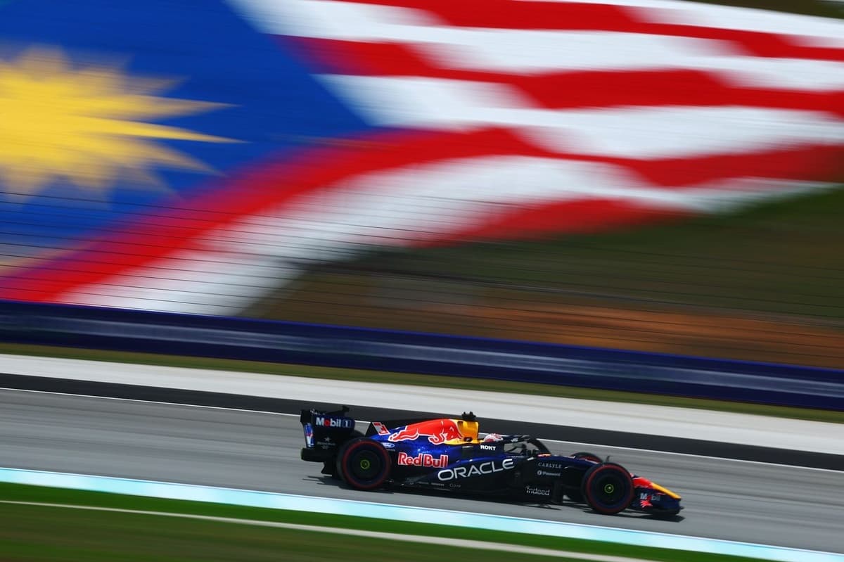 ¿Colapinto elige el ritmo de carrera mientras Verstappen manda en los Libres 1 de Sepang?