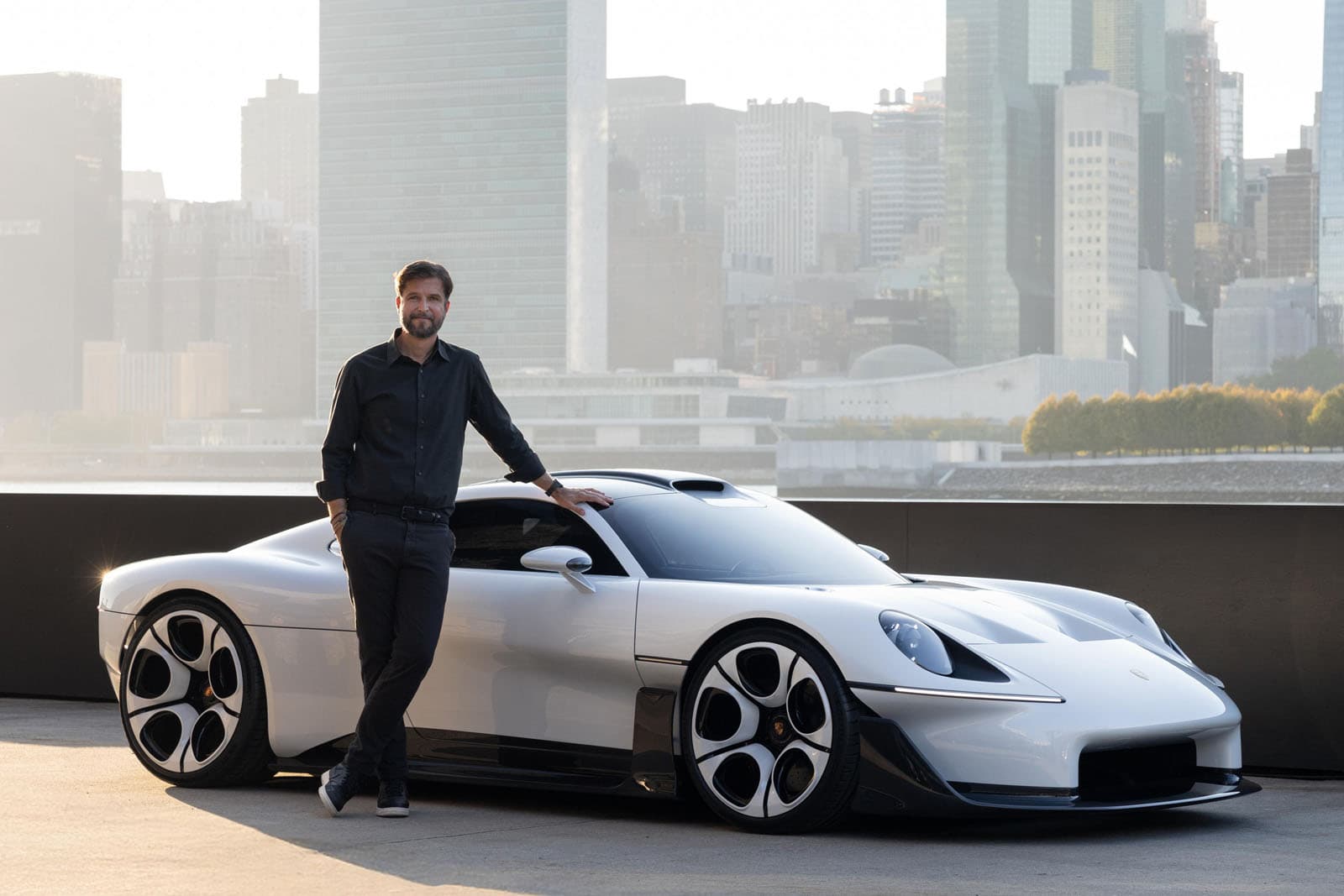 Porsche Mission S anticipa un superdeportivo de motor central por encima del 911