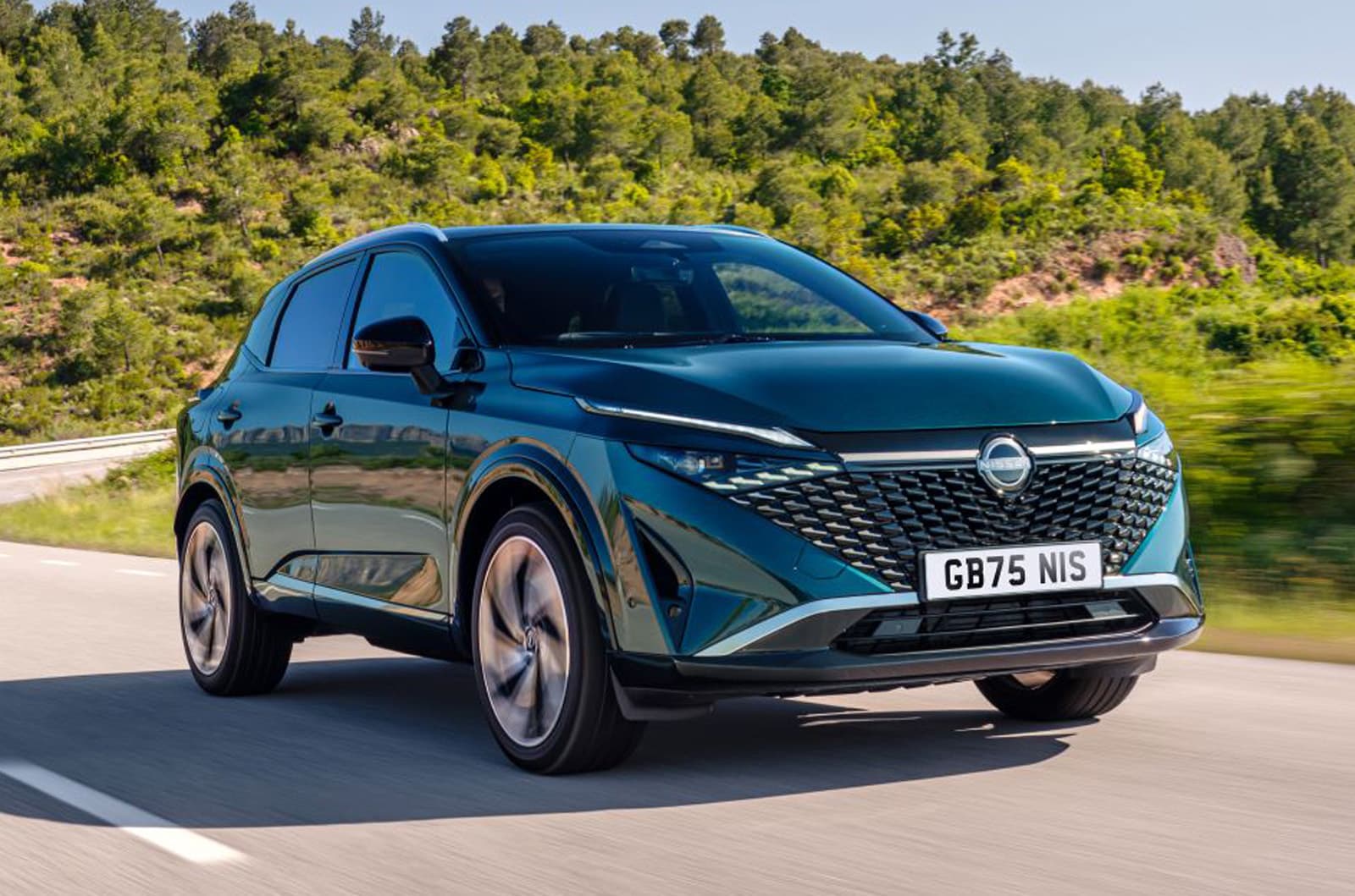 Nissan no suelta el gas: el Qashqai mantendrá combustión mientras haya demanda