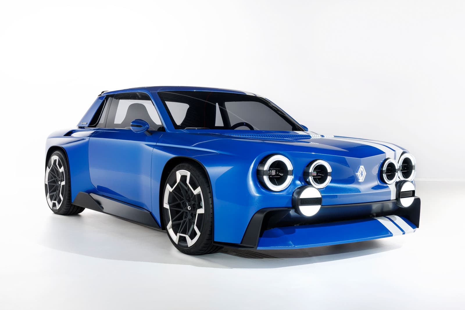 ¿Renault resucita el 8 Gordini como un coupé eléctrico que guiña al futuro?