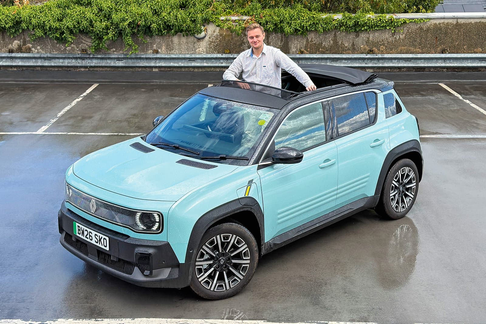 ¿Tiene sentido el Renault 4 Plein Sud? El descapotable eléctrico que llega tarde al verano