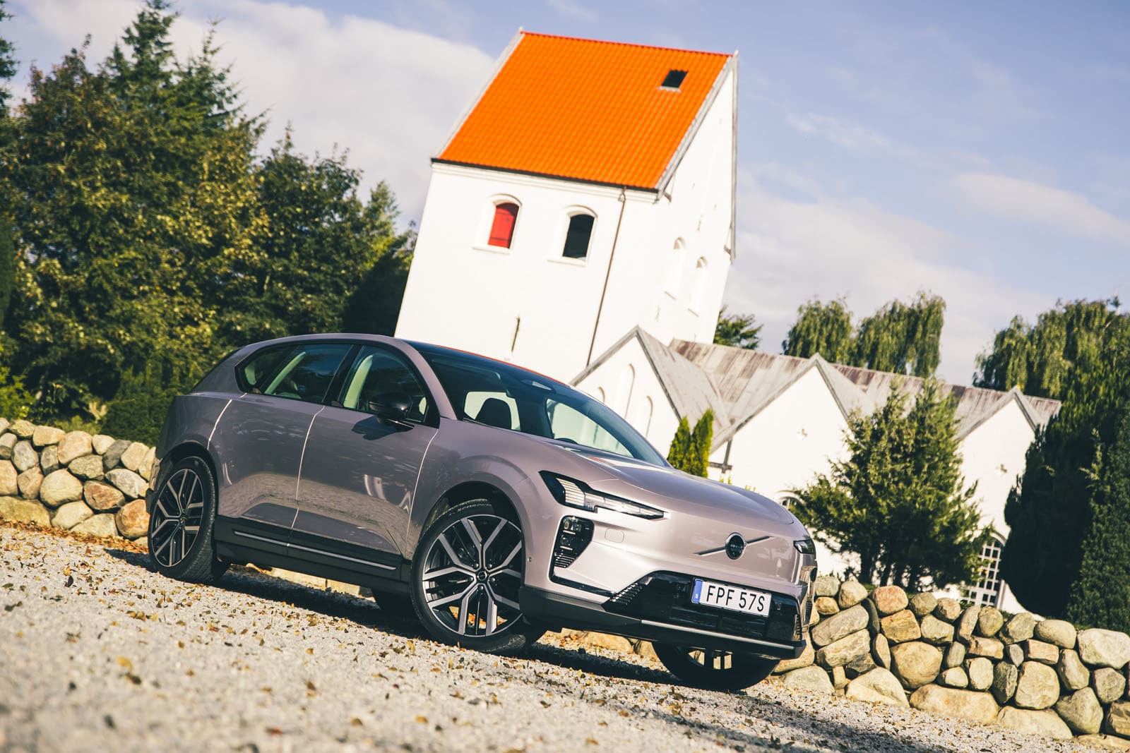 Volvo reconoce que el ramp-up del EX60 va más lento de lo previsto: más de 50.000 pedidos y 5.000 unidades fabricadas
