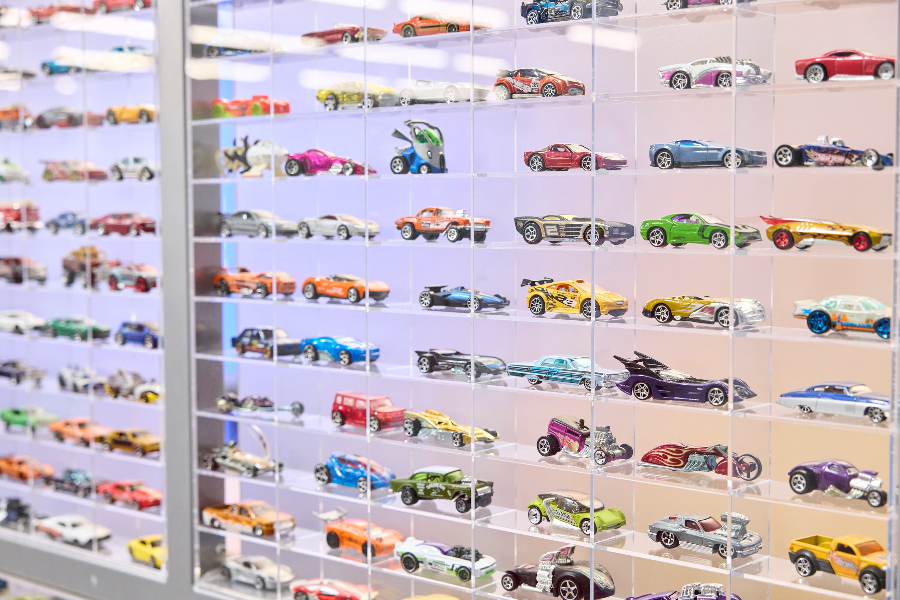 Hot Wheels diseña unos 200 modelos nuevos al año desde su estudio de Los Ángeles