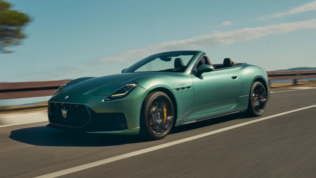 Maserati GranCabrio Trofeo: El arte italiano a cielo abierto que incomoda a los deportivos alemanes