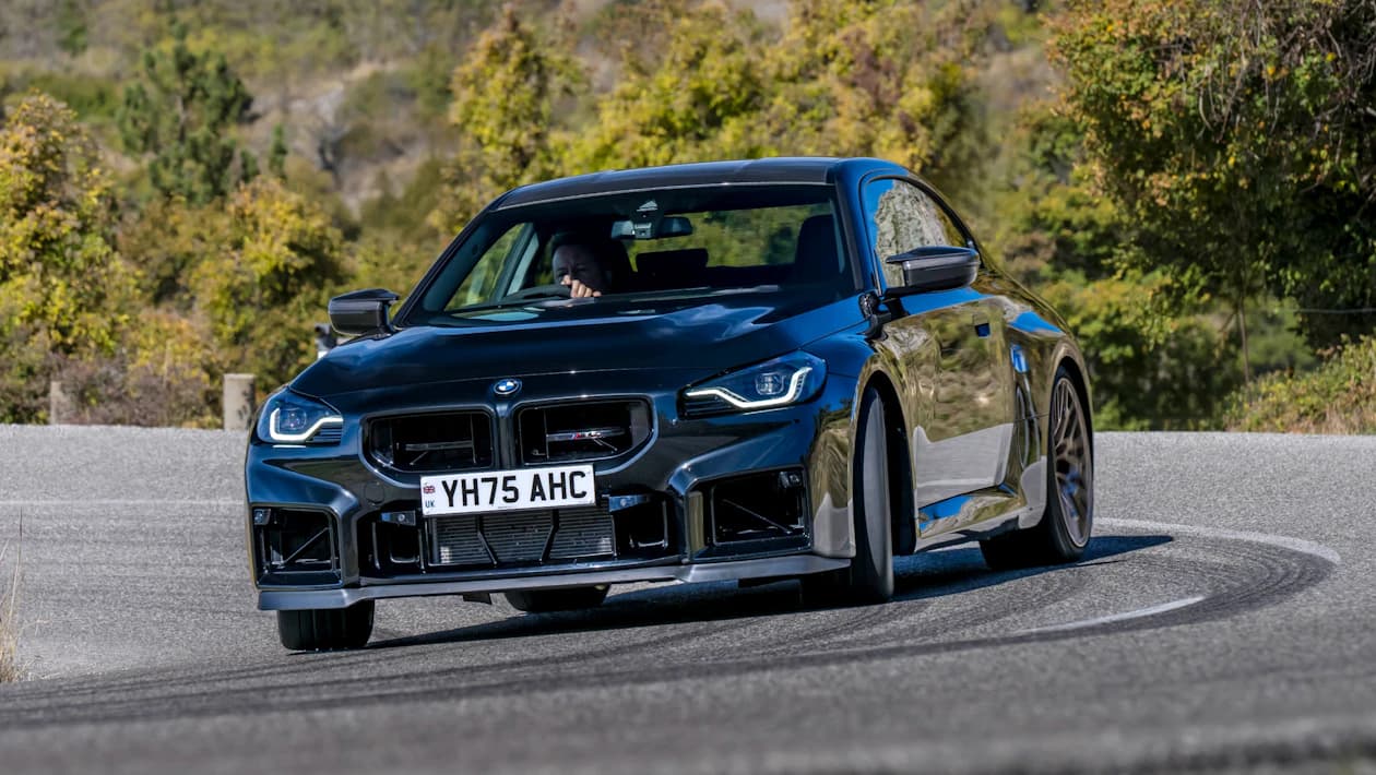 BMW M2 CS 2025: 530 CV, sin manual y a la sombra del mito F87