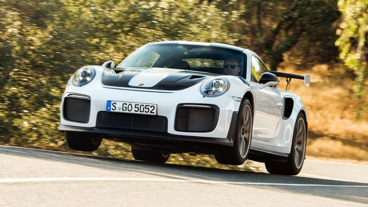 Porsche 911 GT2 RS 991.2: la bestia turbo de 700 CV que se ríe del asfalto