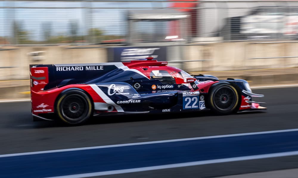 ¿Hanley impone su ley en unos libres 1 de Silverstone marcados por el caos?